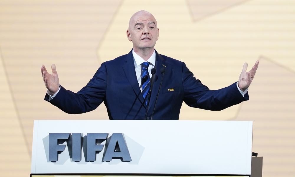 杜兰特：吉莱斯皮表现非常出色 这能让他建立更多信心.